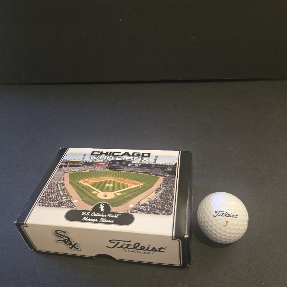 CHICAGO WHITE SOX US CELLULAR FIELD BASEBALL STADIUM TITLEIST 6 GOLF BALLS & BOX